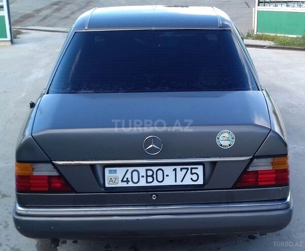 Mercedes E 250 1992, 700,000 km - 2.5 л - Quba