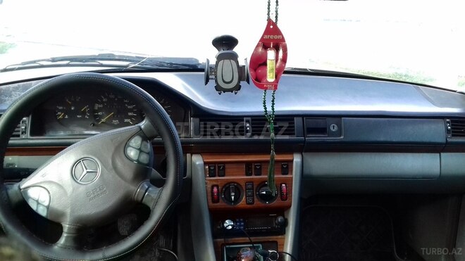 Mercedes E 250 1992, 700,000 km - 2.5 л - Quba