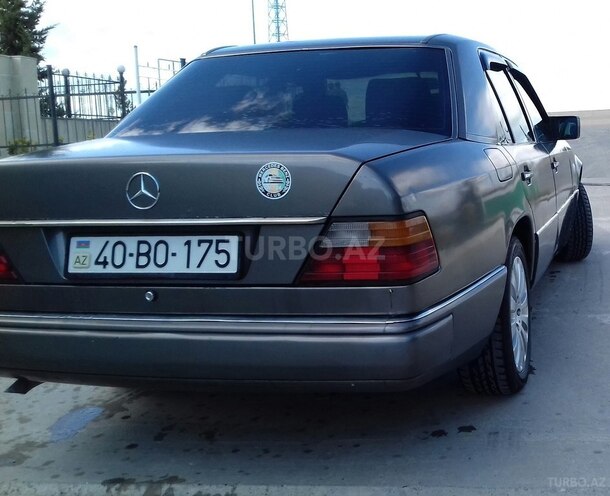 Mercedes E 250 1992, 700,000 km - 2.5 л - Quba