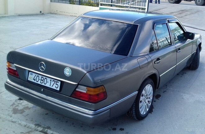 Mercedes E 250 1992, 700,000 km - 2.5 л - Quba