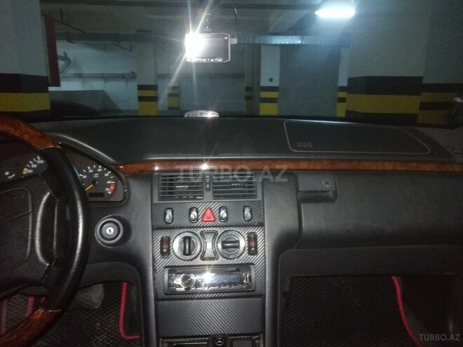 Mercedes E 230 1995, 470,000 km - 2.3 l - Bakı