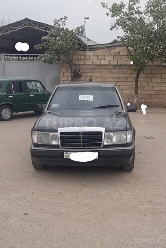 Mercedes  1989, 12,000 km - 2.0 л - Sabirabad
