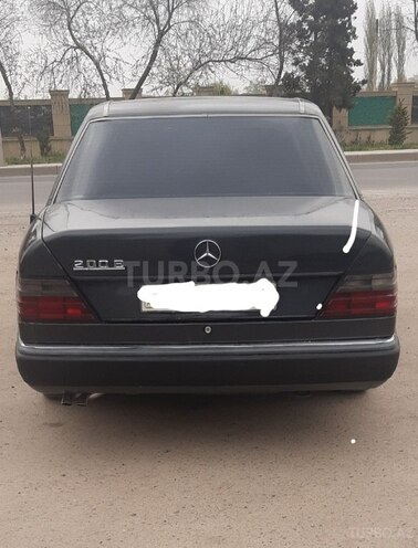 Mercedes  1989, 12,000 km - 2.0 л - Sabirabad