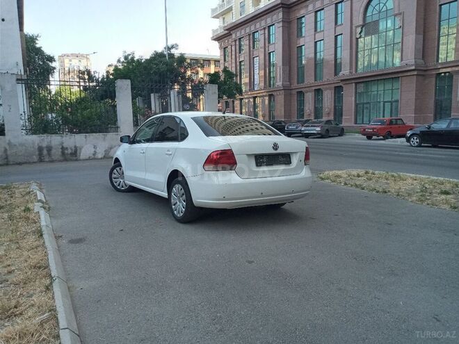 Volkswagen Polo 2012, 211,000 km - 1.6 l - Bakı