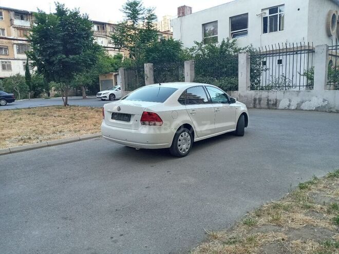 Volkswagen Polo 2012, 211,000 km - 1.6 l - Bakı