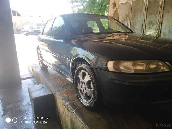 Opel Vectra 1999, 124,569 km - 1.6 l - Beyləqan