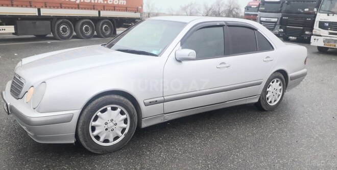 Mercedes E 220 2000, 555,000 km - 2.2 l - Bakı