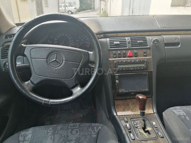 Mercedes E 240 1998, 257,000 km - 2.4 l - Bakı
