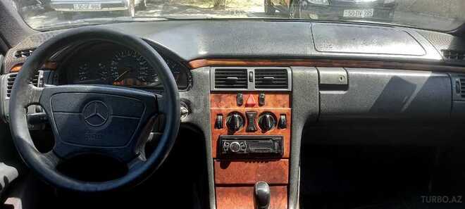 Mercedes E 240 1998, 315,000 km - 2.4 l - Sumqayıt