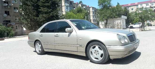 Mercedes E 240 1998, 315,000 km - 2.4 l - Sumqayıt