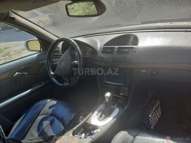 Mercedes E 270 2002, 300,000 km - 2.7 л - Bakı
