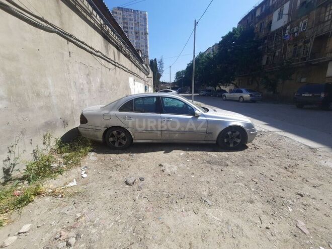 Mercedes E 270 2002, 300,000 km - 2.7 л - Bakı
