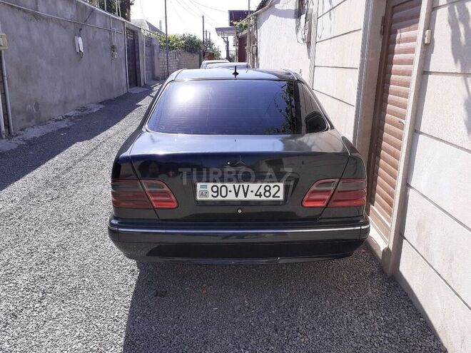 Mercedes E 270 2001, 362,000 km - 2.7 l - Xırdalan