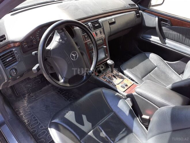 Mercedes E 270 2001, 362,000 km - 2.7 l - Xırdalan