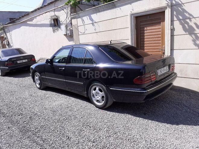 Mercedes E 270 2001, 362,000 km - 2.7 l - Xırdalan