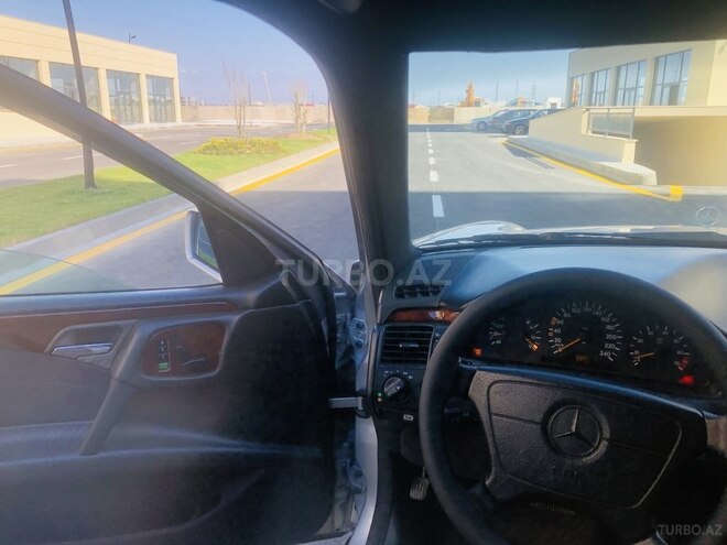Mercedes E 230 1997, 251,738 km - 2.3 l - Sumqayıt