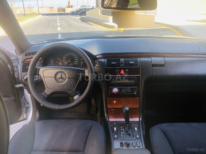 Mercedes E 230 1997, 251,738 km - 2.3 l - Sumqayıt