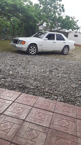Mercedes E 250 1991, 350,000 km - 2.5 l - Biləsuvar