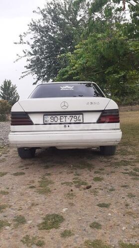 Mercedes E 250 1991, 350,000 km - 2.5 l - Biləsuvar