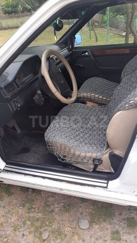 Mercedes E 250 1991, 350,000 km - 2.5 l - Biləsuvar
