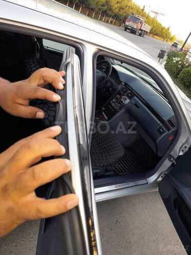 Mercedes E 220 2000, 570,361 km - 2.2 l - Qazax