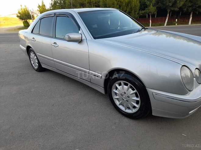 Mercedes E 220 2000, 570,361 km - 2.2 l - Qazax