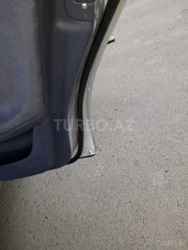 Mercedes E 220 2000, 570,361 km - 2.2 l - Qazax