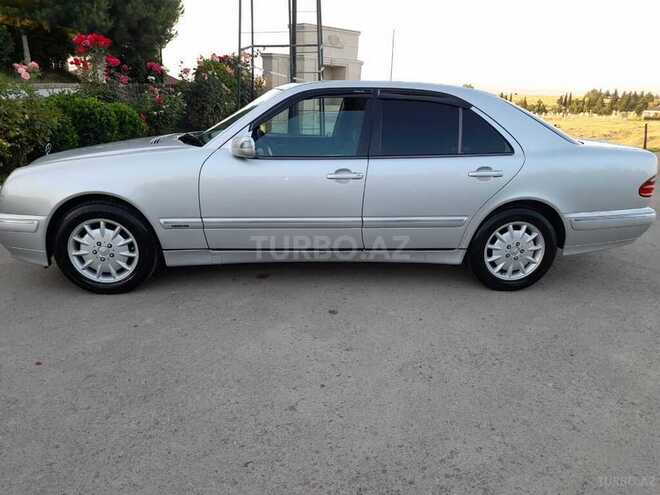Mercedes E 220 2000, 570,361 km - 2.2 l - Qazax