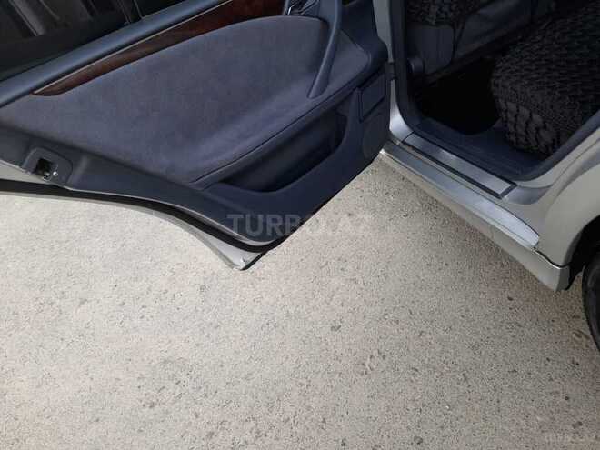 Mercedes E 220 2000, 570,361 km - 2.2 l - Qazax