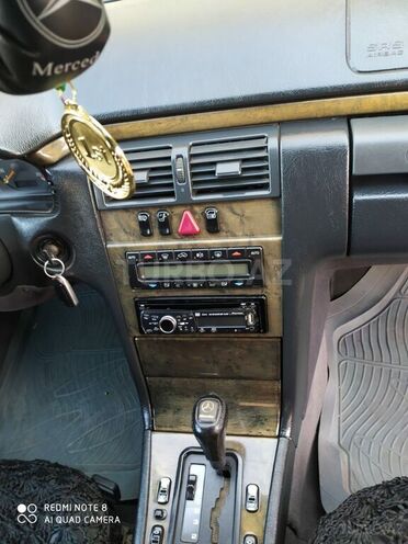Mercedes E 200 1996, 276,000 km - 2.0 l - Masallı