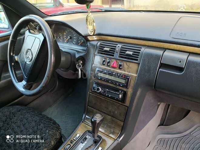 Mercedes E 200 1996, 276,000 km - 2.0 l - Masallı