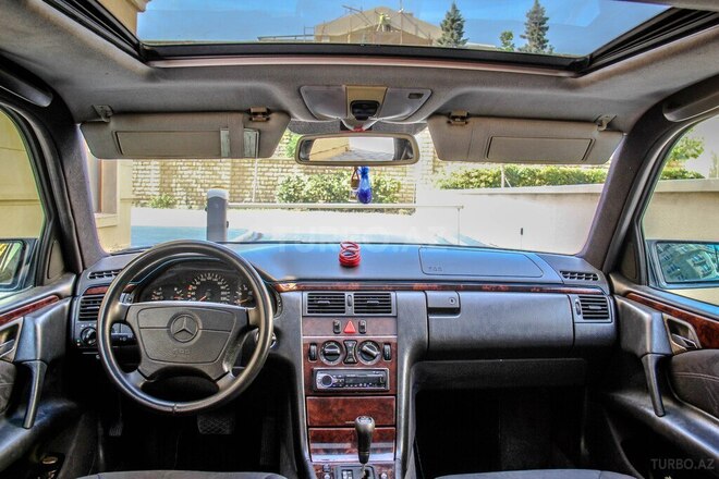Mercedes E 230 1997, 333,333 km - 2.3 l - Bakı