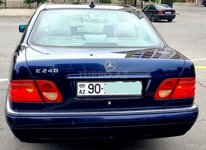 Mercedes E 240 1999, 241,000 km - 2.4 l - Bakı