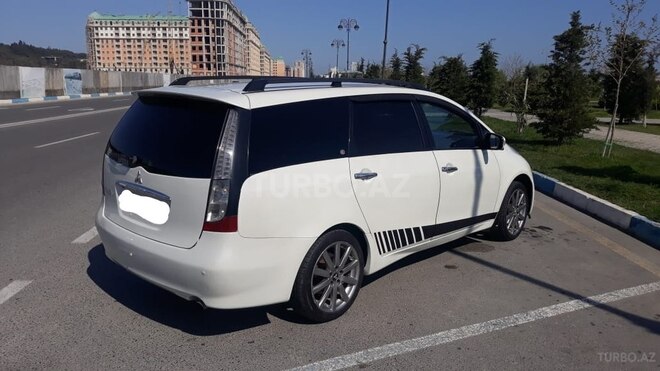 Mitsubishi Grandis 2004, 152,317 km - 2.4 l - Sumqayıt