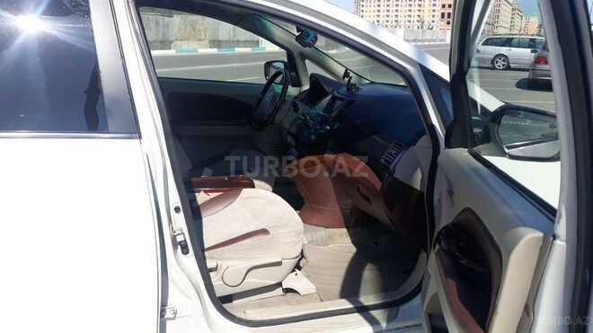 Mitsubishi Grandis 2004, 152,317 km - 2.4 l - Sumqayıt