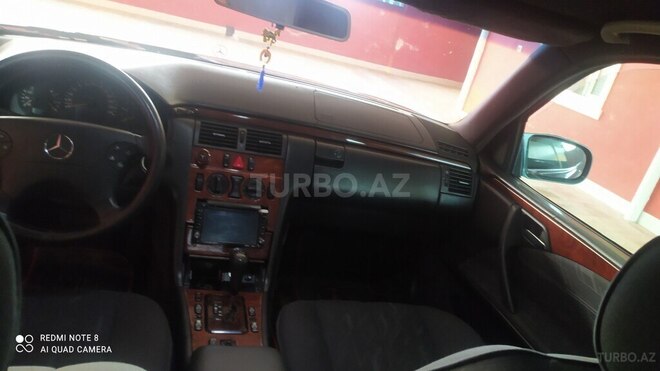 Mercedes E 220 1999, 463,258 km - 2.2 l - Goranboy