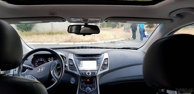 Hyundai Elantra 2015, 68,300 km - 1.8 л - Bakı