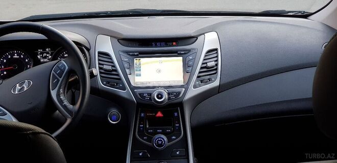 Hyundai Elantra 2015, 68,300 km - 1.8 л - Bakı