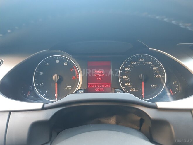 Audi A4 2010, 225,000 km - 2.0 l - Bakı