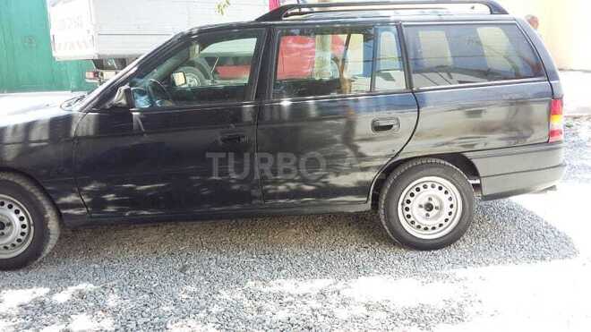 Opel Astra 1994, 353,000 km - 1.8 l - Bakı