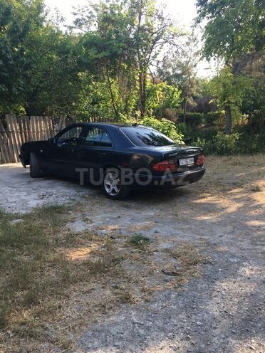 Mercedes E 220 1998, 500,000 km - 2.2 l - Bərdə