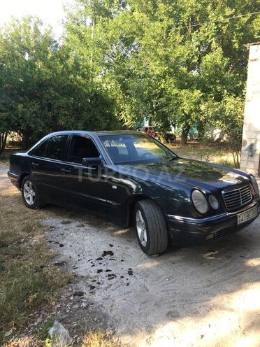 Mercedes E 220 1998, 500,000 km - 2.2 l - Bərdə