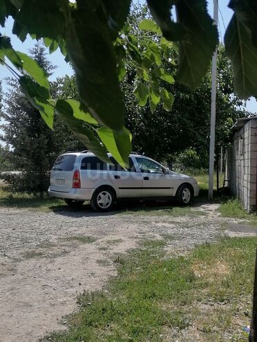 Opel Astra 1998, 398,000 km - 1.8 l - Quba