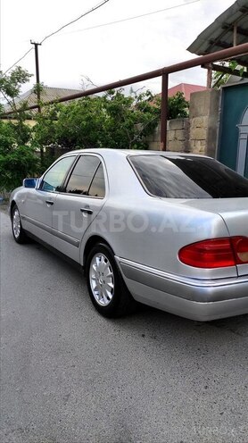 Mercedes E 220 1996, 400,000 km - 2.2 л - Bakı