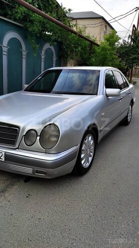 Mercedes E 220 1996, 400,000 km - 2.2 л - Bakı