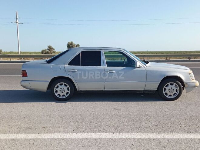 Mercedes E 230 1985, 416,402 km - 2.3 l - Bakı