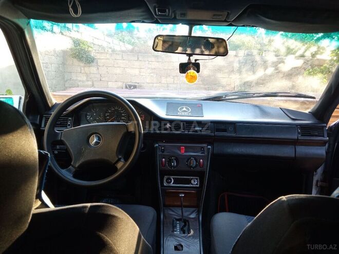 Mercedes E 230 1985, 416,402 km - 2.3 l - Bakı