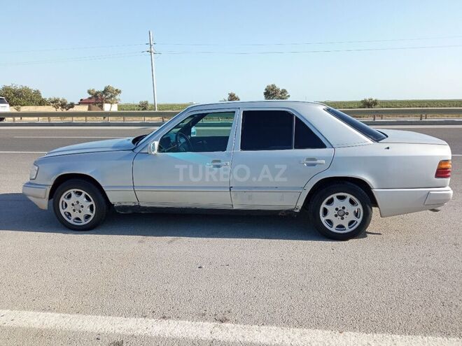 Mercedes E 230 1985, 416,402 km - 2.3 l - Bakı