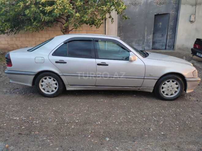 Mercedes C 220 2000, 385,000 km - 2.2 л - Tovuz