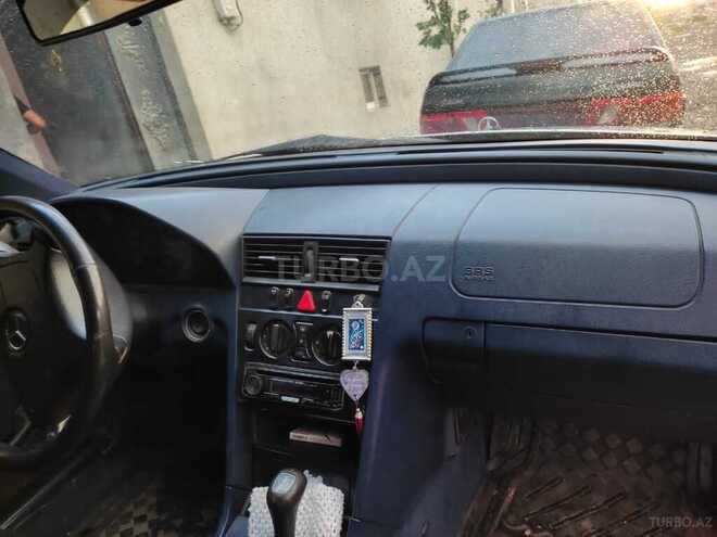 Mercedes C 220 2000, 385,000 km - 2.2 л - Tovuz